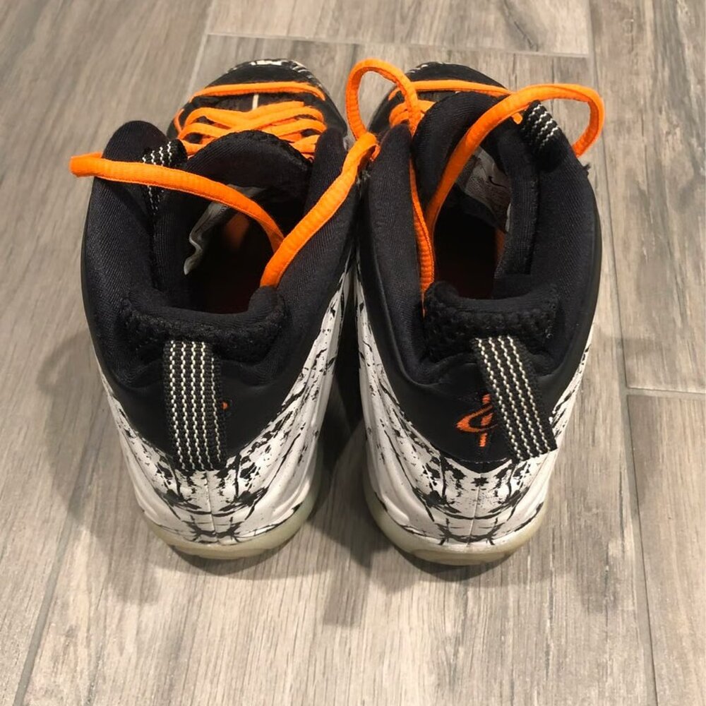 Nike Posite Sneakers